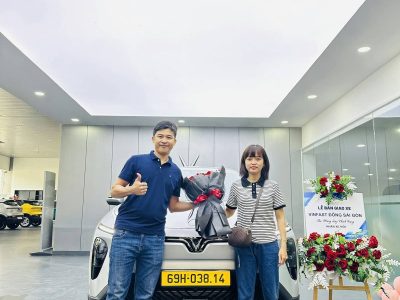 vinfast truong chinh giao xe (1)