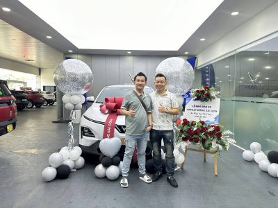 vinfast truong chinh giao xe (17)