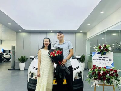 vinfast truong chinh giao xe (3)
